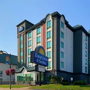 3* מלון Days By Wyndham Centre St By The Falls