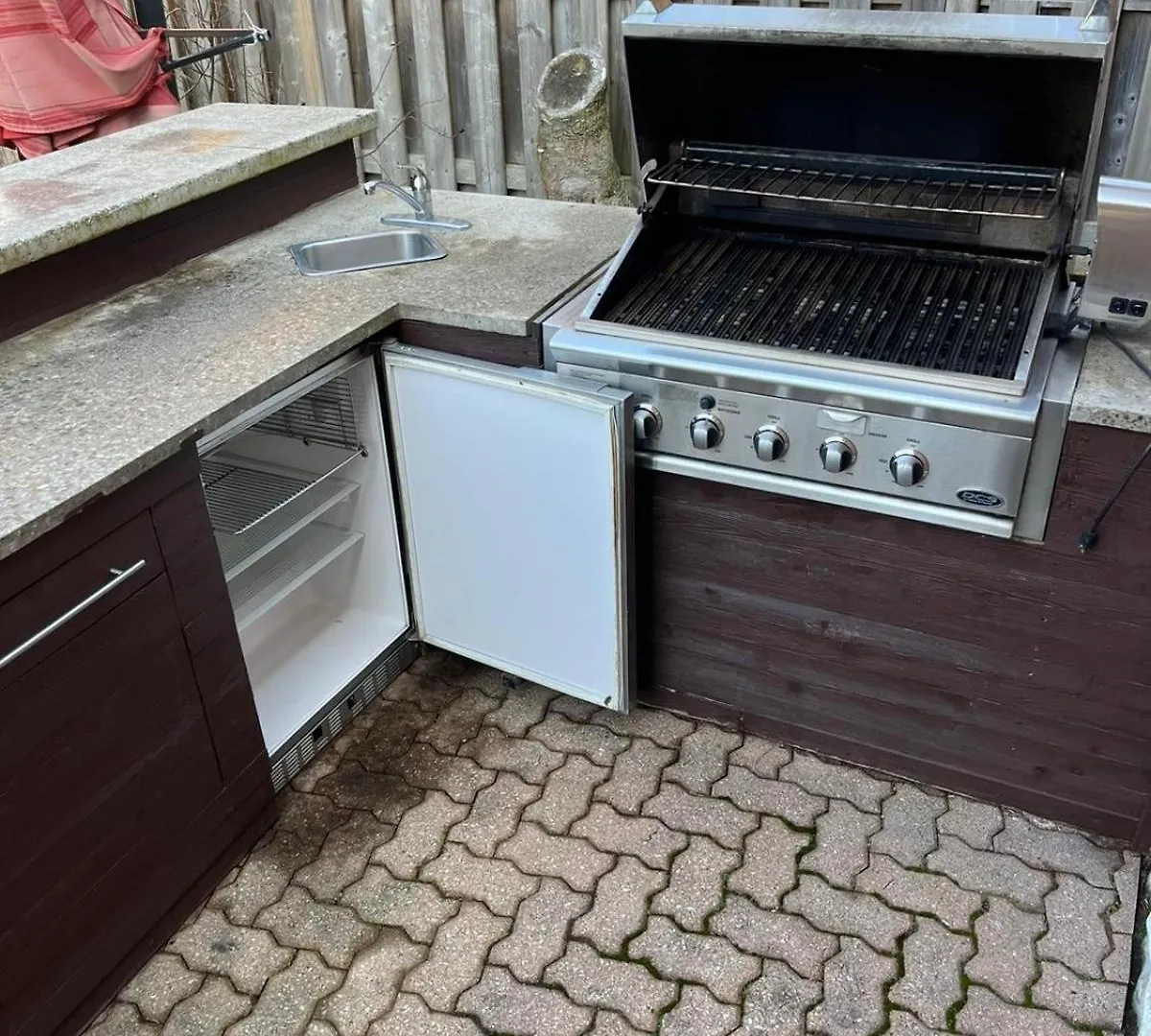 Beautiful Renovated Oasis Villa Niagara Falls Holiday home