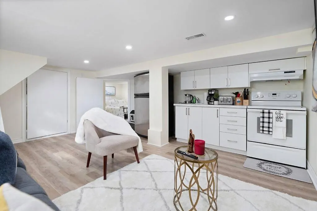 Beautiful Renovated Oasis Villa Niagara Falls