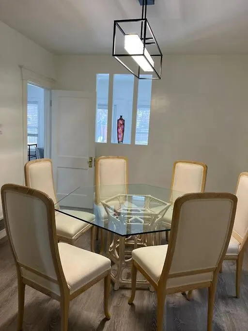 Holiday home Beautiful Renovated Oasis Villa Niagara Falls Canada