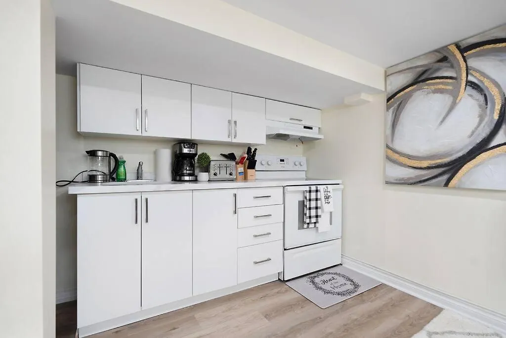 Beautiful Renovated Oasis Villa Niagara Falls