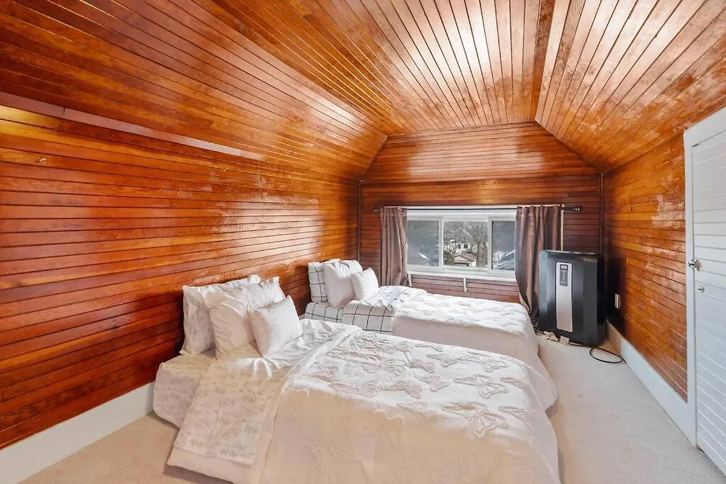 Beautiful Renovated Oasis Villa Niagara Falls Holiday home